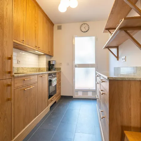 Apartman 2 Bedrooms With Pool, Terrace And Balcony *